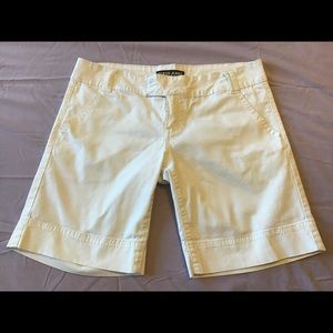 Women’s guess jeans white shorts size 31